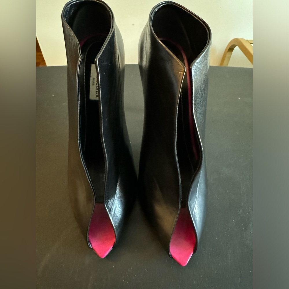 BALENCIAGA PARIS Womens Deep-V Cut Peep Toe High Heel black Bootie Pumps US 39